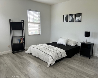 80 Mapleton - Photo Thumbnail 3