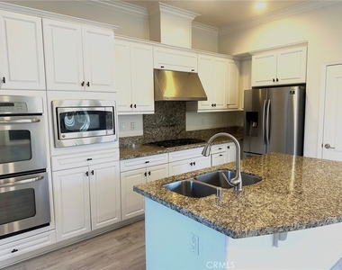 80 Mapleton - Photo Thumbnail 1