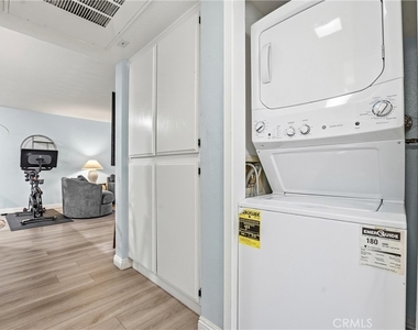 24486 Howes - Photo Thumbnail 16