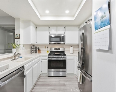 24486 Howes - Photo Thumbnail 7