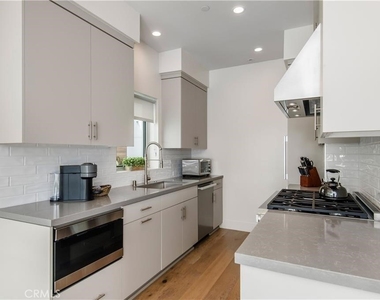 3920 E Coast Highway - Photo Thumbnail 7