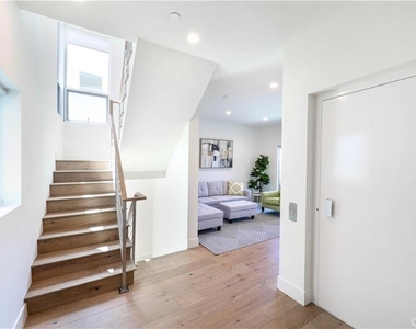3920 E Coast Highway - Photo Thumbnail 4