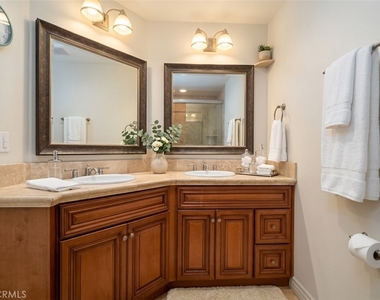 322 Ogle Street - Photo Thumbnail 4