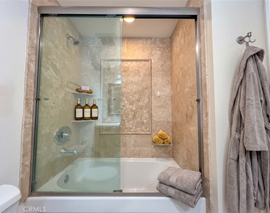 322 Ogle Street - Photo Thumbnail 11