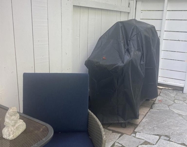 2812 Sombrosa Street - Photo Thumbnail 8