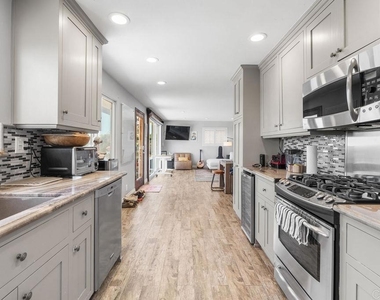 837 Dewitt Avenue - Photo Thumbnail 7