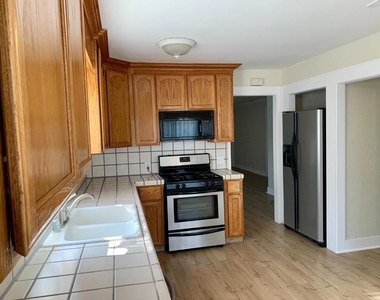 1462 Revere Avenue - Photo Thumbnail 6