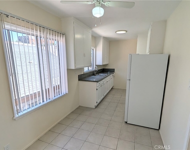 218 N Normandie - Photo Thumbnail 3