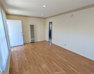 218 N Normandie - Photo Thumbnail 1