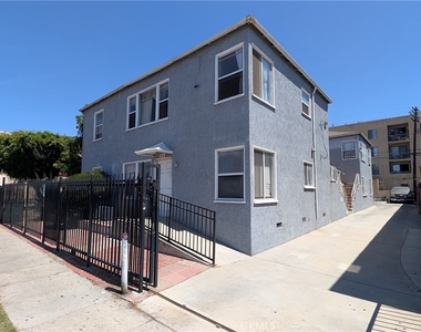 218 N Normandie - Photo Thumbnail 11