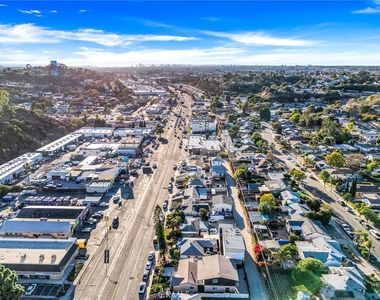 6238 University - Photo Thumbnail 4