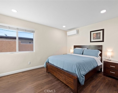6238 University - Photo Thumbnail 18