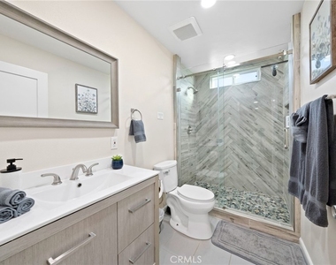6238 University - Photo Thumbnail 15