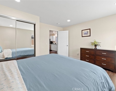 6238 University - Photo Thumbnail 19