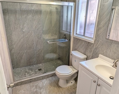 216 N Normandie - Photo Thumbnail 4