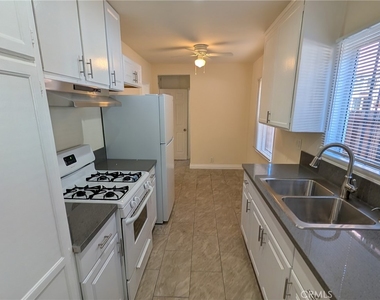 216 N Normandie - Photo Thumbnail 7