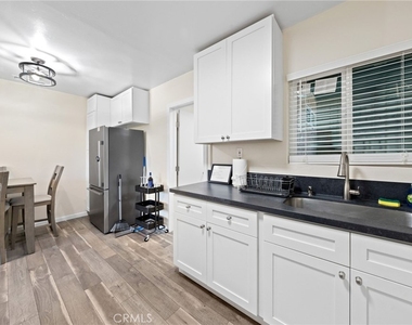 6240 University - Photo Thumbnail 10