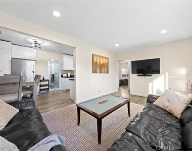6240 University - Photo Thumbnail 6