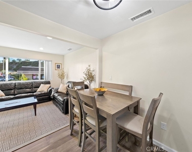 6240 University - Photo Thumbnail 9