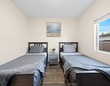 6240 University - Photo Thumbnail 20