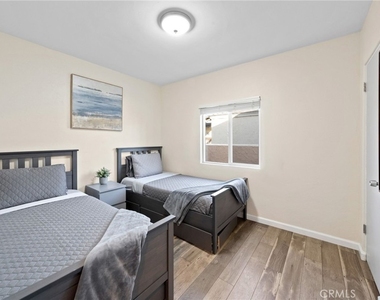 6240 University - Photo Thumbnail 19