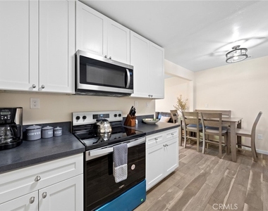 6240 University - Photo Thumbnail 11
