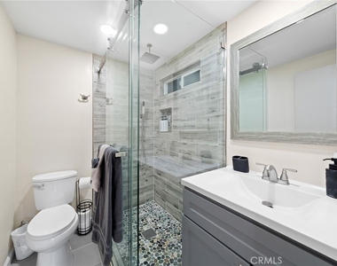 6240 University - Photo Thumbnail 14