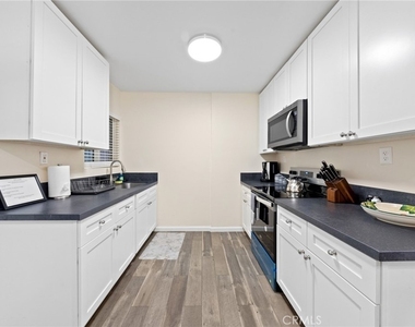 6240 University - Photo Thumbnail 13