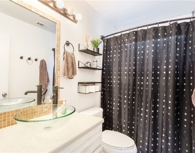 312 N Lewis - Photo Thumbnail 21