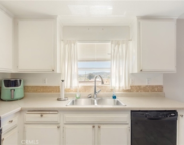 312 N Lewis - Photo Thumbnail 16