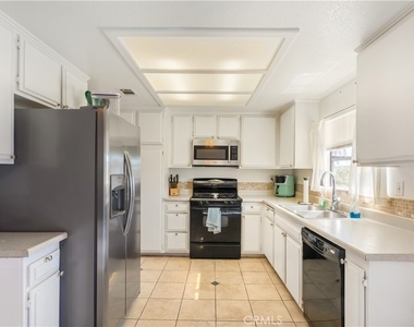 312 N Lewis - Photo Thumbnail 13