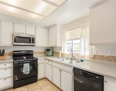 312 N Lewis - Photo Thumbnail 12