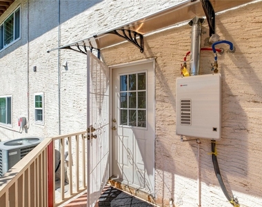 10455 Glory Avenue - Photo Thumbnail 1