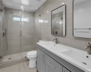 7731 Craner Ave - Photo Thumbnail 13