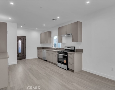 7731 Craner Ave - Photo Thumbnail 3