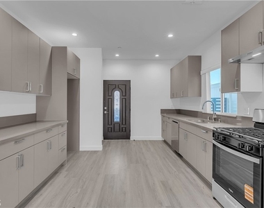 7731 Craner Ave - Photo Thumbnail 1
