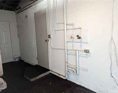 533 Esther Way - Photo Thumbnail 26