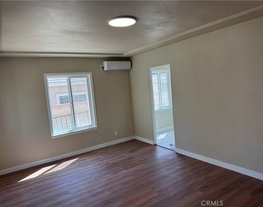 6233 Rosemead - Photo Thumbnail 2
