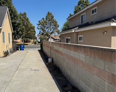 6233 Rosemead - Photo Thumbnail 5