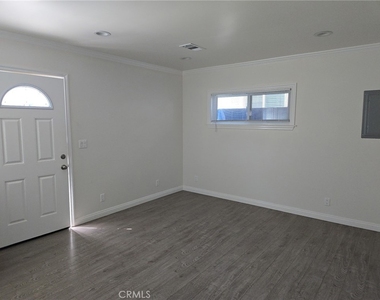2828 1/2 S 10th Avenue - Photo Thumbnail 1