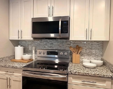 3092 Peppermill Cir - Photo Thumbnail 3
