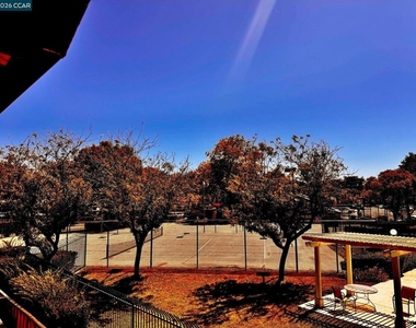3092 Peppermill Cir - Photo Thumbnail 13