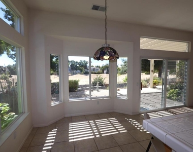 710 Central Park Pl - Photo Thumbnail 11