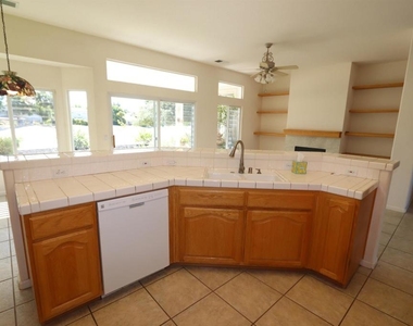 710 Central Park Pl - Photo Thumbnail 10