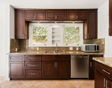 3528 Fernwood Avenue - Photo Thumbnail 10