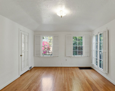 3528 Fernwood Avenue - Photo Thumbnail 8