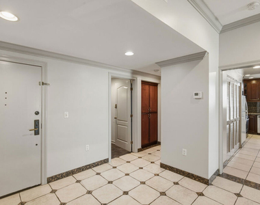 1132 S Doheny Drive - Photo Thumbnail 10