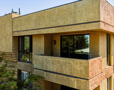 1132 S Doheny Drive - Photo Thumbnail 2