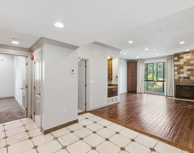 1132 S Doheny Drive - Photo Thumbnail 9