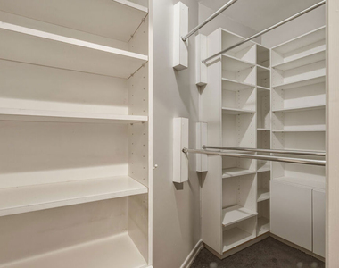 1132 S Doheny Drive - Photo Thumbnail 16